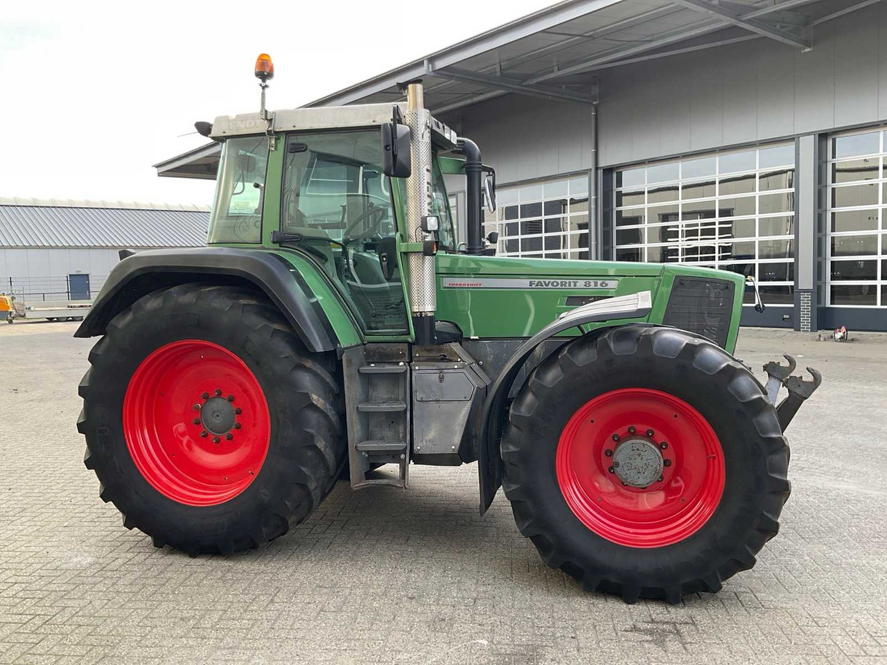 2000 FENDT FAVORIT 816 ALL-WHEEL DRIVE AGRICULTURAL TRACTOR - Traktor: pilt 5 2000 FENDT FAVORIT 816 ALL-WHEEL DRIVE AGRICULTURAL TRACTOR - Traktor: pilt 5