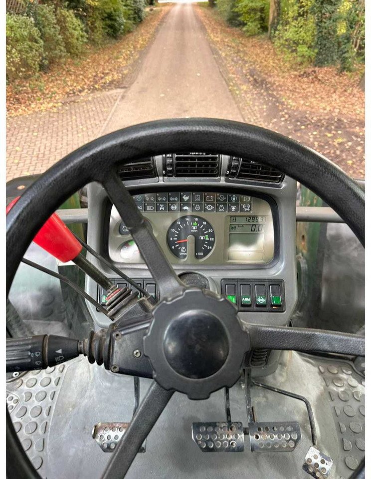 Traktor 2003 DEUTZ-FAHR AGROTRON 115 MK3 ALL-WHEEL DRIVE FARM TRACTOR: pilt 9 Traktor 2003 DEUTZ-FAHR AGROTRON 115 MK3 ALL-WHEEL DRIVE FARM TRACTOR: pilt 9