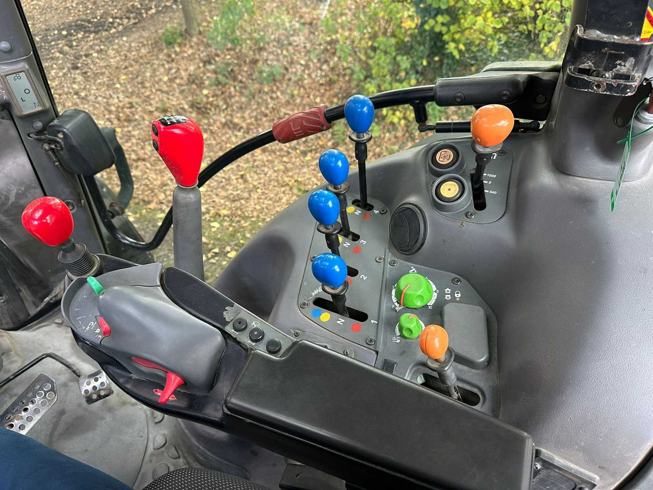 Traktor 2003 DEUTZ-FAHR AGROTRON 115 MK3 ALL-WHEEL DRIVE FARM TRACTOR: pilt 8 Traktor 2003 DEUTZ-FAHR AGROTRON 115 MK3 ALL-WHEEL DRIVE FARM TRACTOR: pilt 8