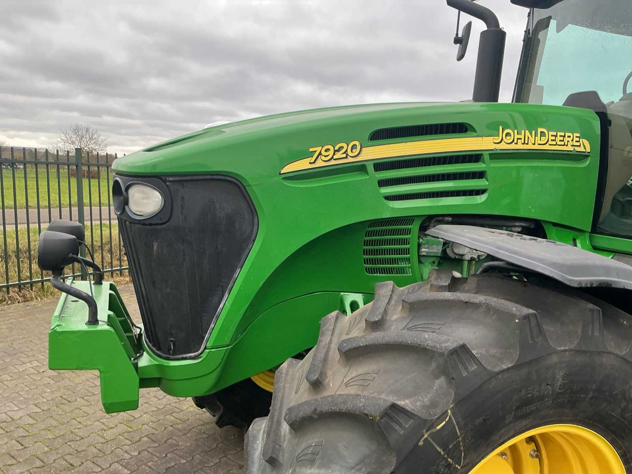 Traktor 2004 JOHN DEERE 7920 ALL-WHEEL DRIVE FARM TRACTOR: pilt 13