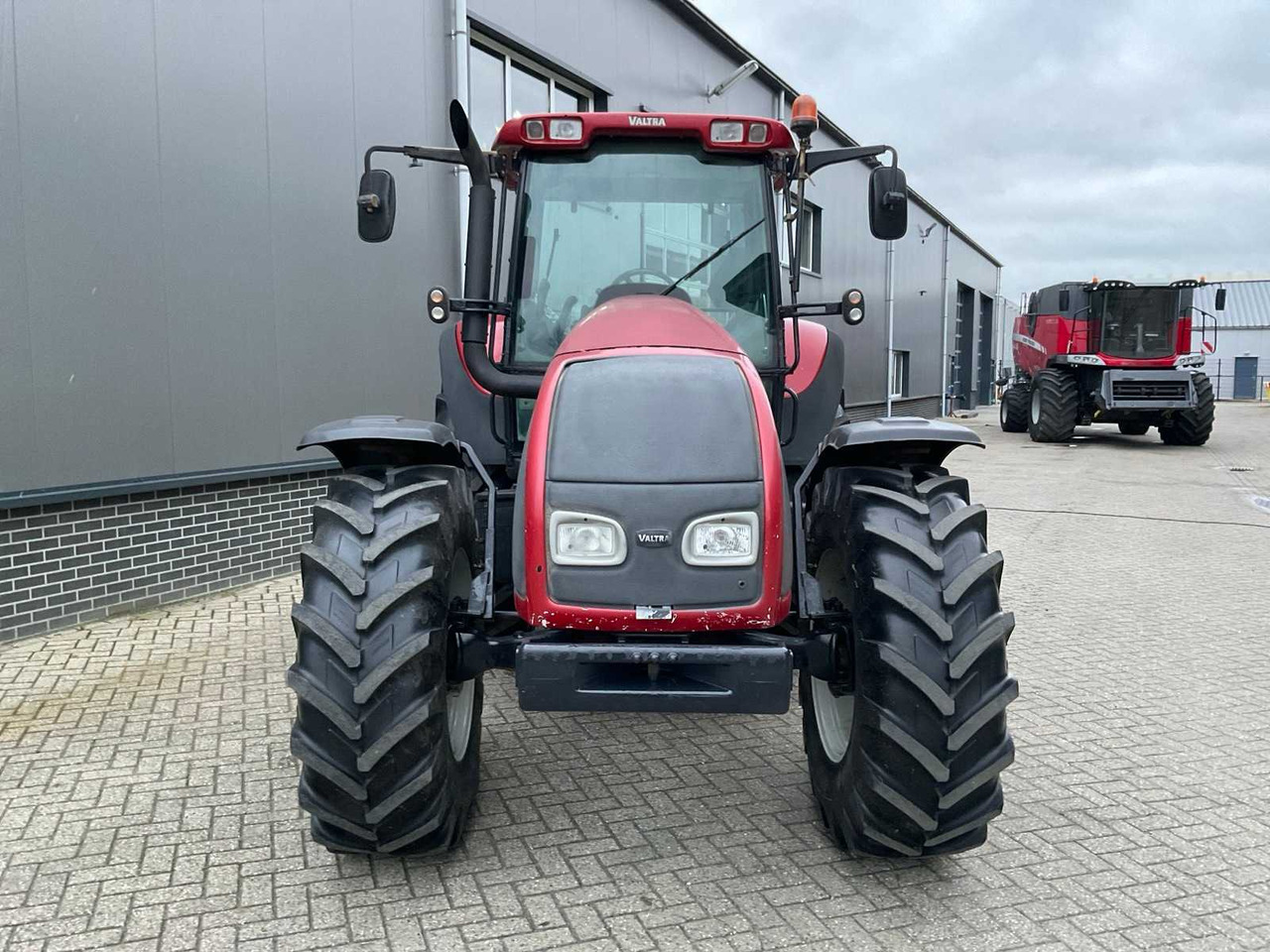 2004 VALTRA T120 ALL-WHEEL DRIVE FARM TRACTOR - Traktor: pilt 3 2004 VALTRA T120 ALL-WHEEL DRIVE FARM TRACTOR - Traktor: pilt 3