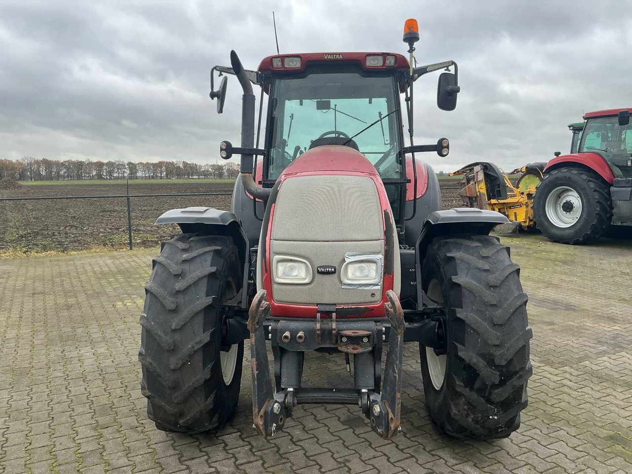 2004 VALTRA T120 ALL-WHEEL DRIVE FARM TRACTOR - Traktor: pilt 2 2004 VALTRA T120 ALL-WHEEL DRIVE FARM TRACTOR - Traktor: pilt 2
