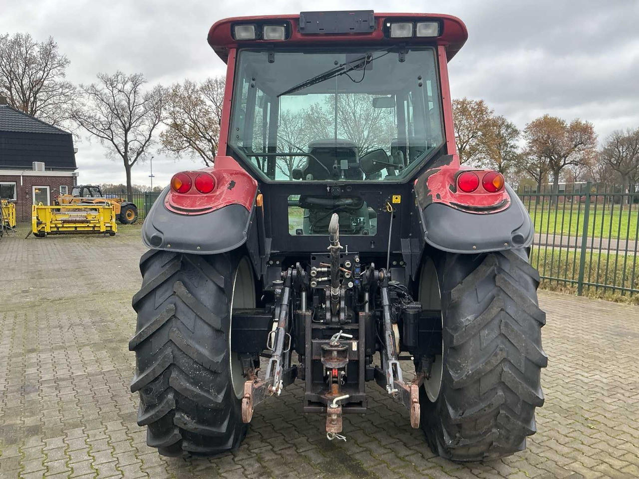2004 VALTRA T120 ALL-WHEEL DRIVE FARM TRACTOR - Traktor: pilt 4 2004 VALTRA T120 ALL-WHEEL DRIVE FARM TRACTOR - Traktor: pilt 4