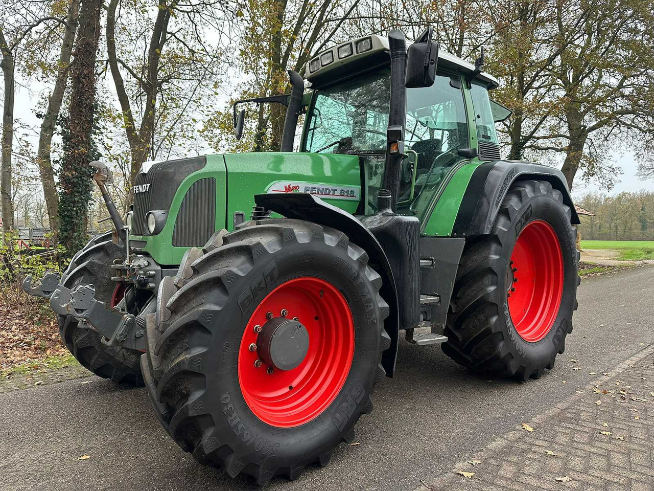 2006 FENDT 818 VARIO TMS ALL-WHEEL DRIVE FARM TRACTOR - Traktor: pilt 1 2006 FENDT 818 VARIO TMS ALL-WHEEL DRIVE FARM TRACTOR - Traktor: pilt 1