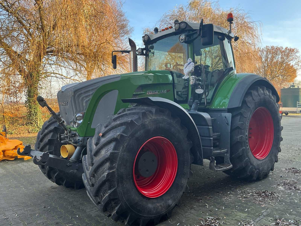 2008 FENDT 924 VARIO ALL-WHEEL DRIVE FARM TRACTOR - Traktor: pilt 1 2008 FENDT 924 VARIO ALL-WHEEL DRIVE FARM TRACTOR - Traktor: pilt 1