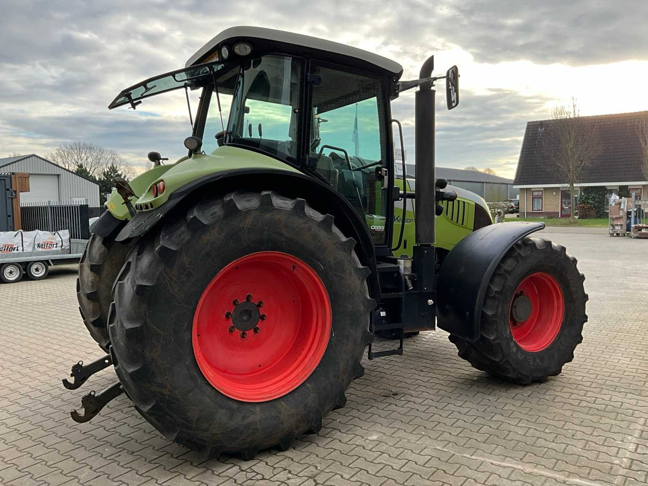 2009 CLAAS ARION 640 A19 FOUR-WHEEL DRIVE FARM TRACTOR - Traktor: pilt 3 2009 CLAAS ARION 640 A19 FOUR-WHEEL DRIVE FARM TRACTOR - Traktor: pilt 3