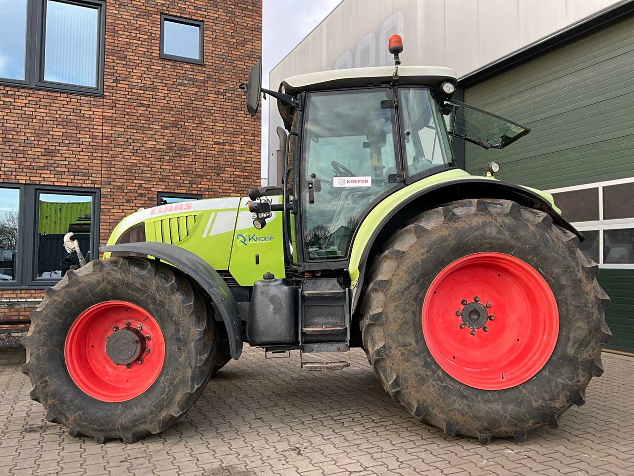 2009 CLAAS ARION 640 A19 FOUR-WHEEL DRIVE FARM TRACTOR - Traktor: pilt 5 2009 CLAAS ARION 640 A19 FOUR-WHEEL DRIVE FARM TRACTOR - Traktor: pilt 5