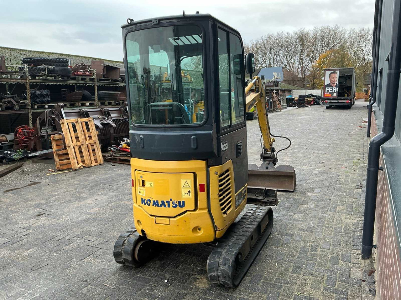 2014 KOMATSU 16R HS MINI EXCAVATOR - Miniekskavaator: pilt 5 2014 KOMATSU 16R HS MINI EXCAVATOR - Miniekskavaator: pilt 5