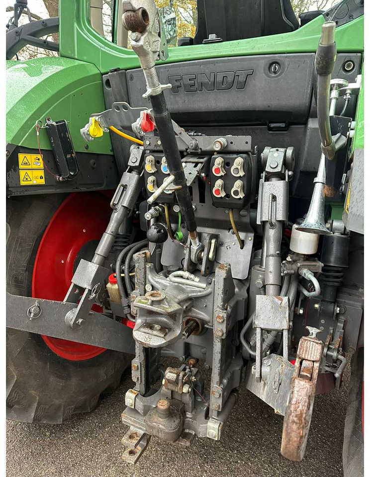 2015 FENDT 312 VARIO S4 ALL-WHEEL DRIVE FARM TRACTOR - Traktor: pilt 3 2015 FENDT 312 VARIO S4 ALL-WHEEL DRIVE FARM TRACTOR - Traktor: pilt 3