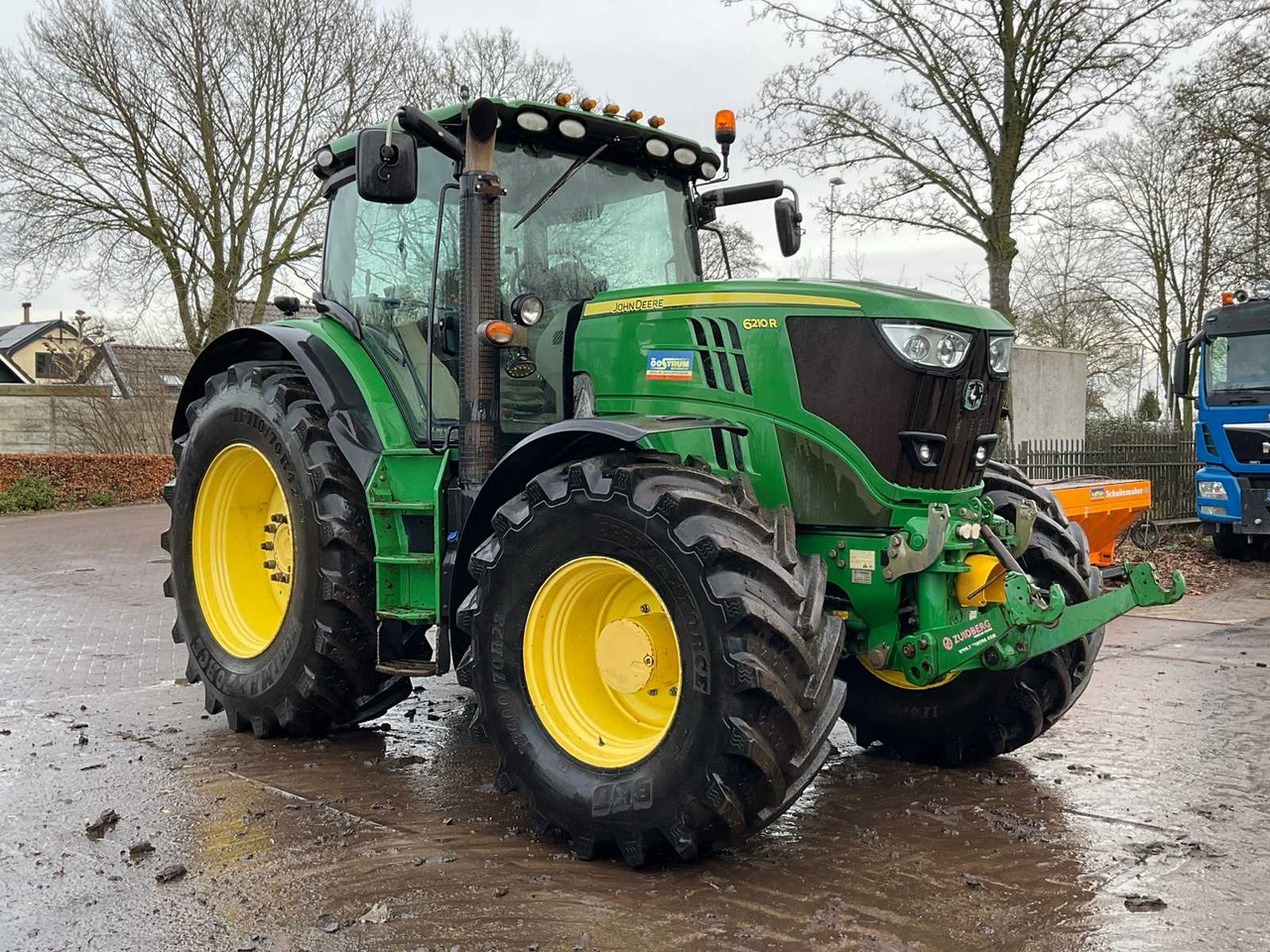 2015 JOHN DEERE 6210R FOUR WHEEL DRIVE FARM TRACTOR - Traktor: pilt 1 2015 JOHN DEERE 6210R FOUR WHEEL DRIVE FARM TRACTOR - Traktor: pilt 1