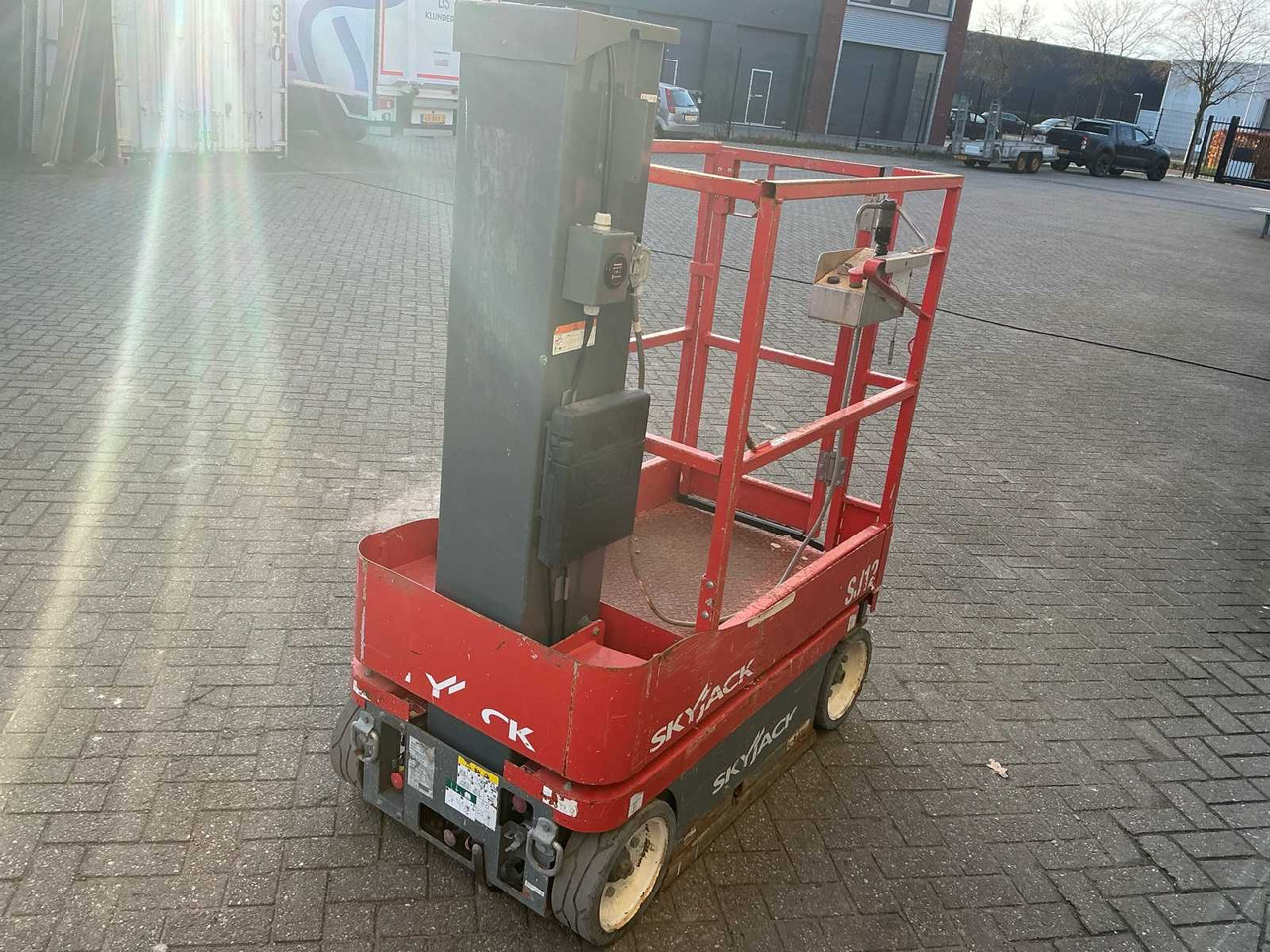 2015 SKYJACK SJ12 AERIAL PLATFORM - Platvorm: pilt 5 2015 SKYJACK SJ12 AERIAL PLATFORM - Platvorm: pilt 5