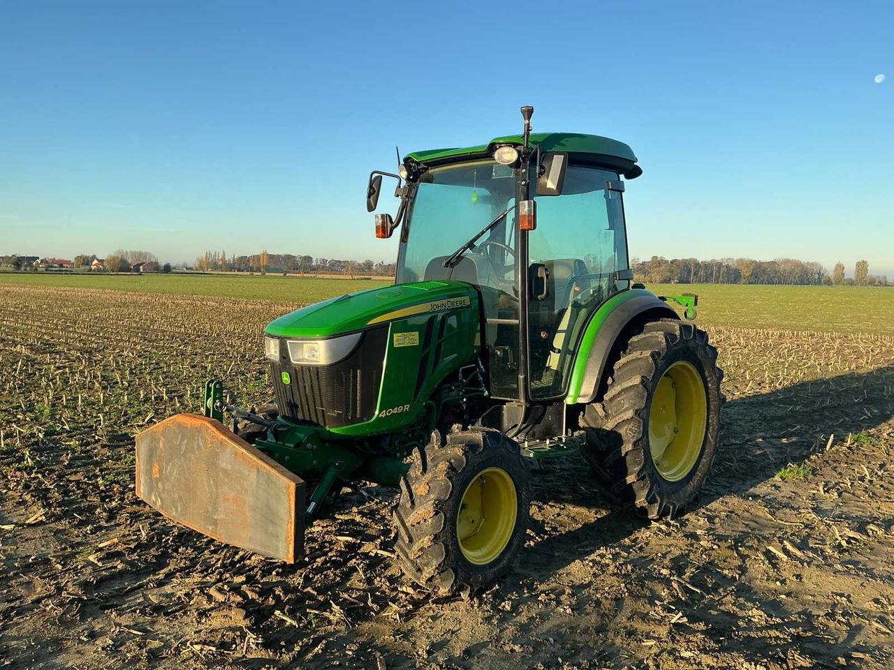 2017 JOHN DEERE 4049R FARM TRACTOR - Traktor: pilt 1 2017 JOHN DEERE 4049R FARM TRACTOR - Traktor: pilt 1