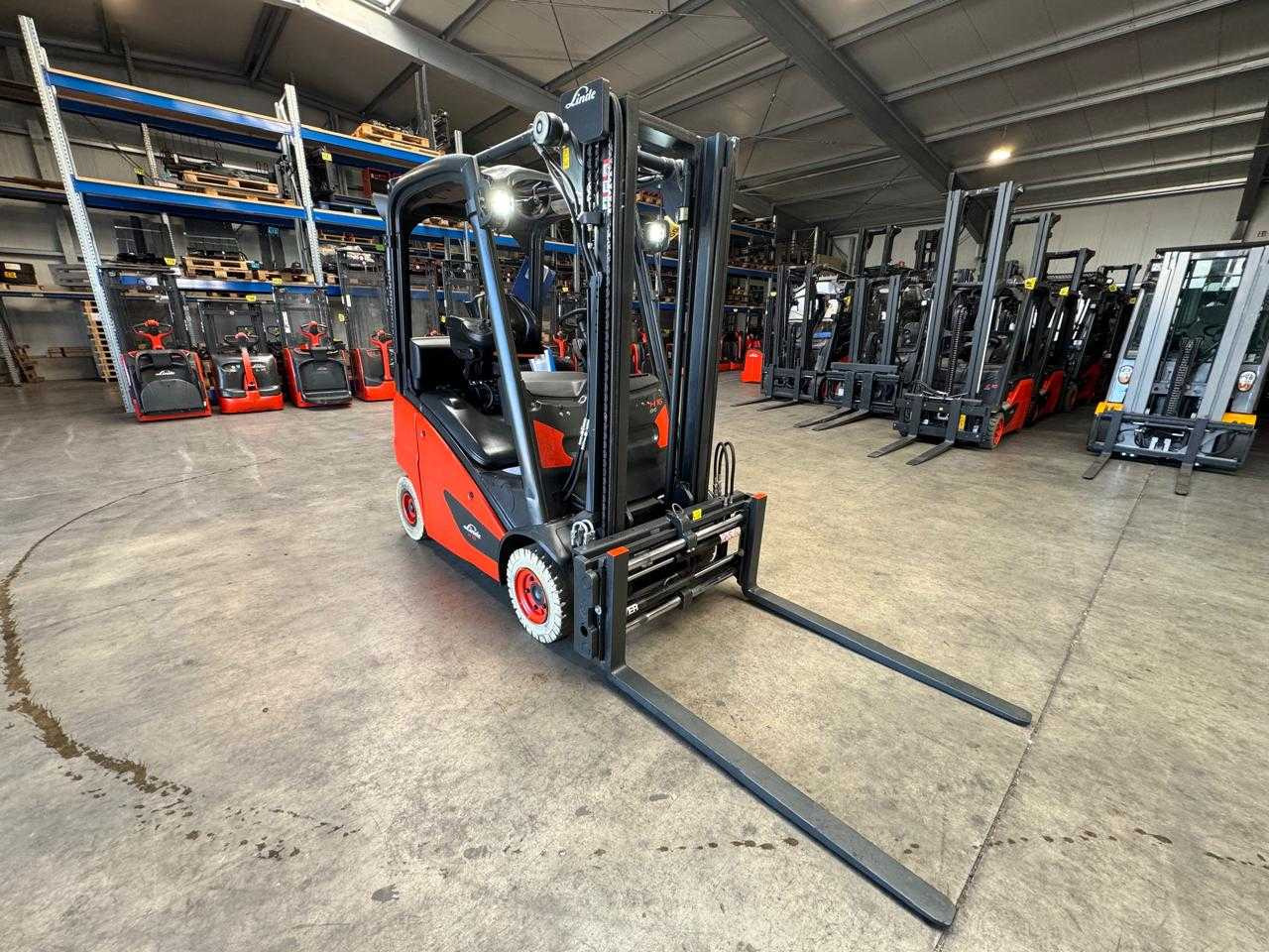 2017 SERVICE + UVV 10/2026 LINDE H16T 1,600KG 3RD + 4TH VALVE FORK ADJUSTER GAS FORKLIFT 6,710 HOURS - Kahveltõstuk: pilt 4 2017 SERVICE + UVV 10/2026 LINDE H16T 1,600KG 3RD + 4TH VALVE FORK ADJUSTER GAS FORKLIFT 6,710 HOURS - Kahveltõstuk: pilt 4