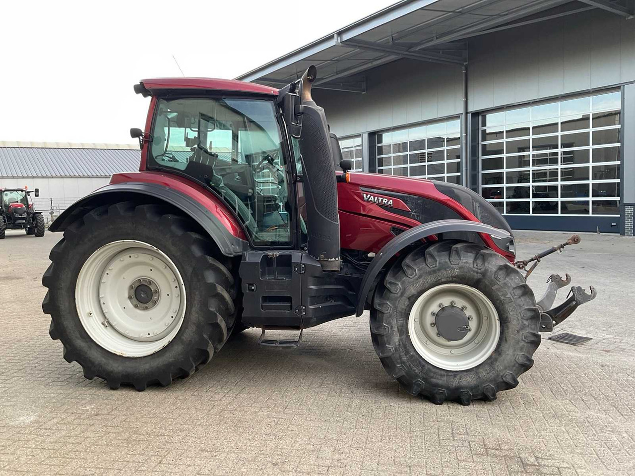 2017 VALTRA T214 ACTIVE ALL-WHEEL DRIVE FARM TRACTOR - Traktor: pilt 5 2017 VALTRA T214 ACTIVE ALL-WHEEL DRIVE FARM TRACTOR - Traktor: pilt 5