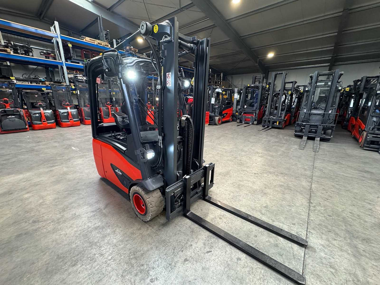 2018 SERVICE+UVV 10/2026 LINDE E18 EVO 1,800KG DUPLEX FREE LIFT ELECTRIC FORKLIFT 4,950 HOURS E20 - Kahveltõstuk: pilt 5 2018 SERVICE+UVV 10/2026 LINDE E18 EVO 1,800KG DUPLEX FREE LIFT ELECTRIC FORKLIFT 4,950 HOURS E20 - Kahveltõstuk: pilt 5