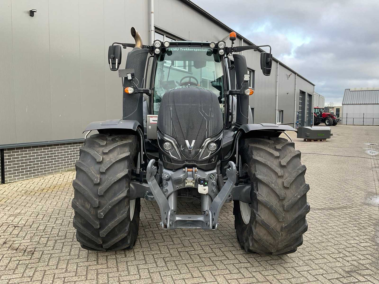 2018 VALTRA T234 DIRECT FOUR WHEEL DRIVE FARM TRACTOR - Traktor: pilt 3 2018 VALTRA T234 DIRECT FOUR WHEEL DRIVE FARM TRACTOR - Traktor: pilt 3