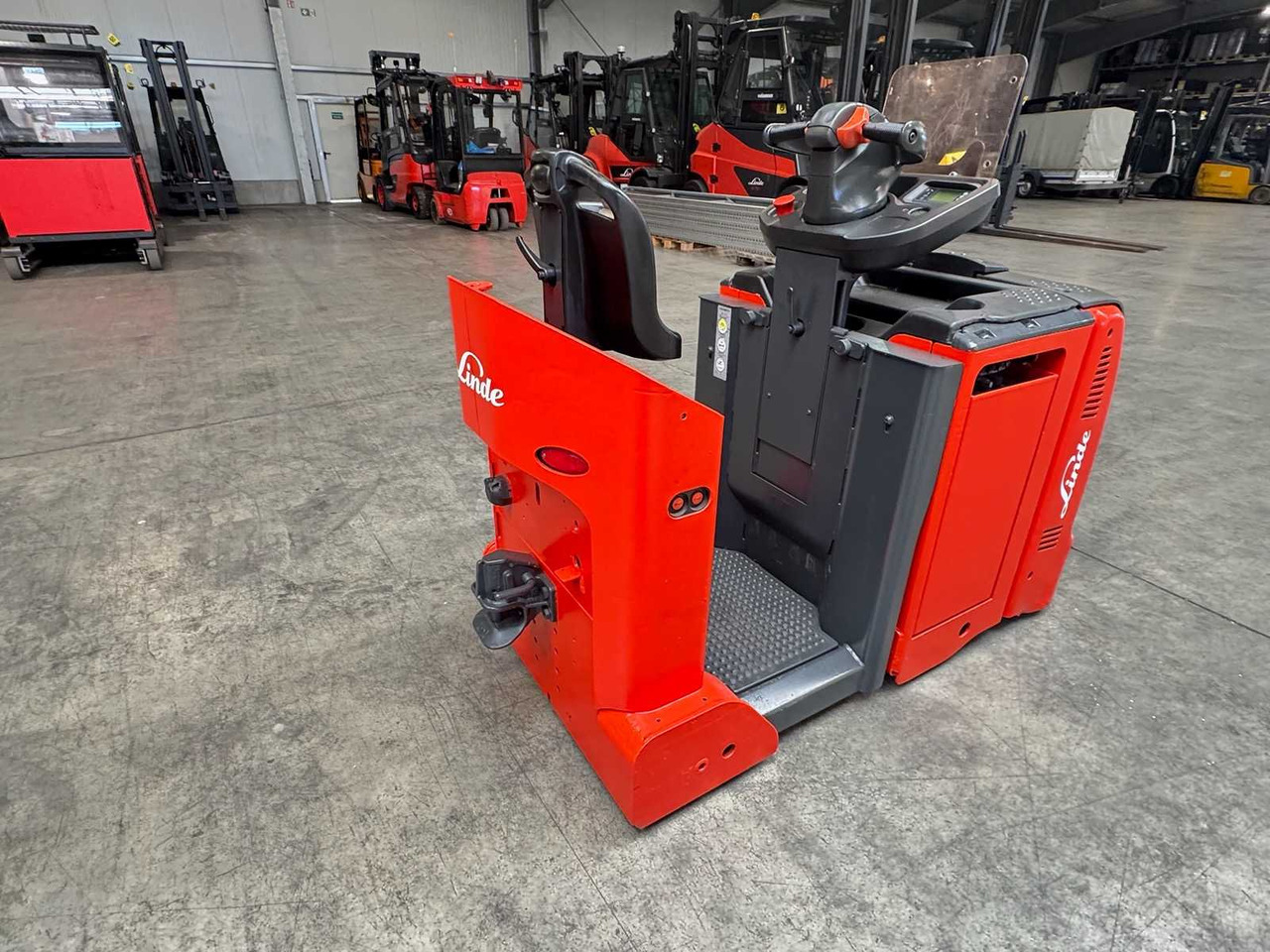 2023 SERVICE + UVV 06/2026 LINDE P50C 5.000KG TRACTOR TOWING VEHICLE TRACTOR 2.633 HOURS 500AH BATTERY - Kahveltõstuk: pilt 3 2023 SERVICE + UVV 06/2026 LINDE P50C 5.000KG TRACTOR TOWING VEHICLE TRACTOR 2.633 HOURS 500AH BATTERY - Kahveltõstuk: pilt 3