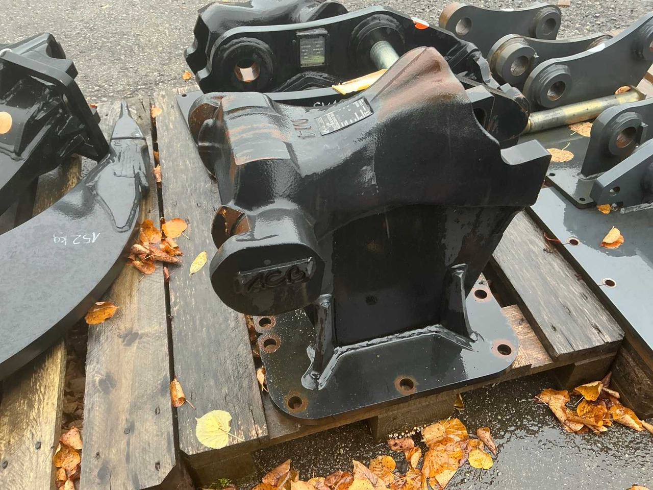 ACB - 2018 - MOUNTING PLATE FOR SOCOMEC DMS400 HYDRAULIC BREAKER - Rataslaadur: pilt 1 ACB - 2018 - MOUNTING PLATE FOR SOCOMEC DMS400 HYDRAULIC BREAKER - Rataslaadur: pilt 1