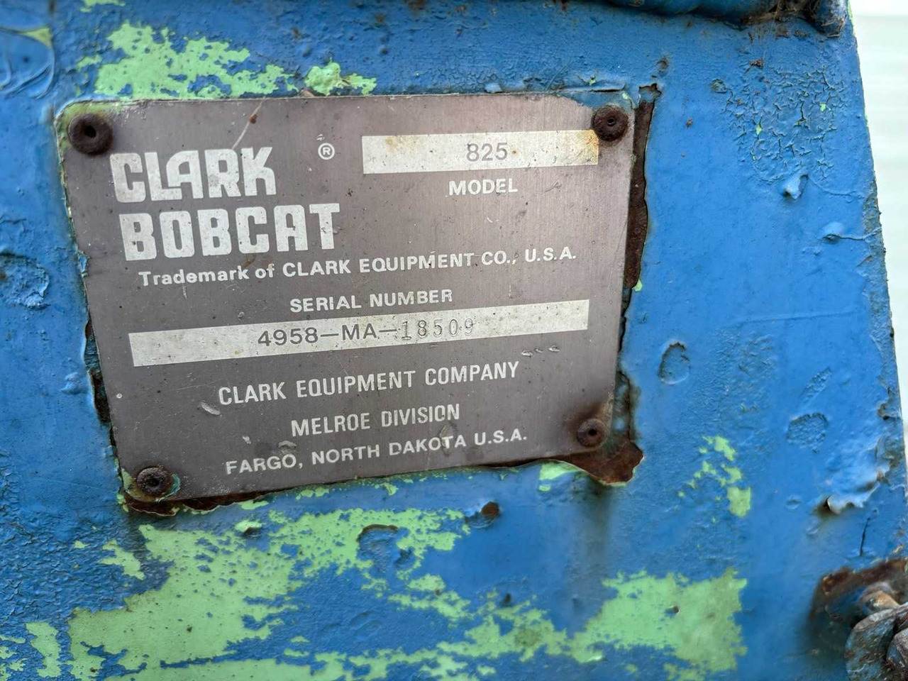 Kompaktroomiklaadur BOBCAT - 825 - SKID STEER LOADER: pilt 15 Kompaktroomiklaadur BOBCAT - 825 - SKID STEER LOADER: pilt 15