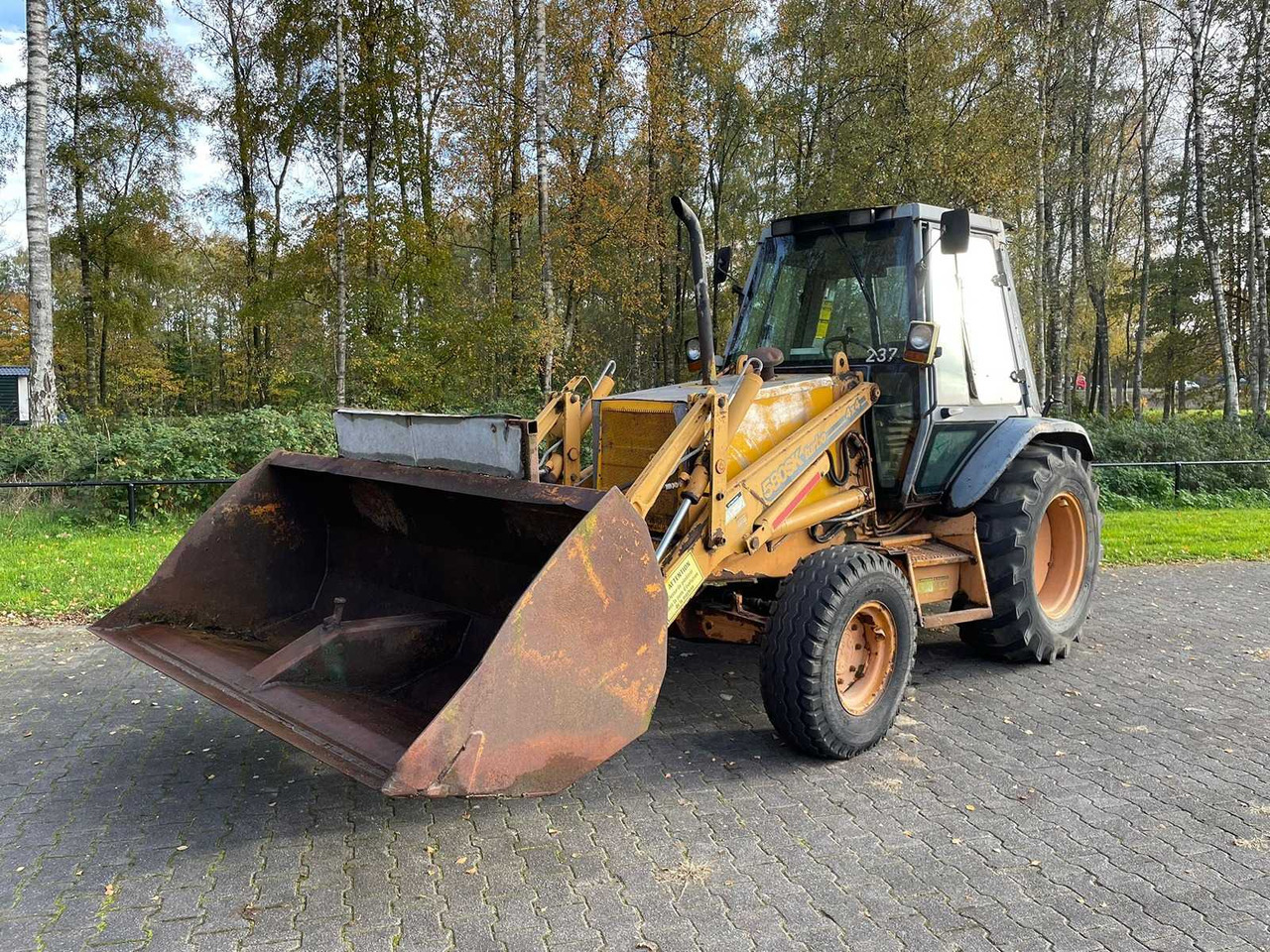 CASE - 1995 - 580 SK TURBO - BACKHOE LOADER - Ekskavaator-laadur: pilt 1 CASE - 1995 - 580 SK TURBO - BACKHOE LOADER - Ekskavaator-laadur: pilt 1