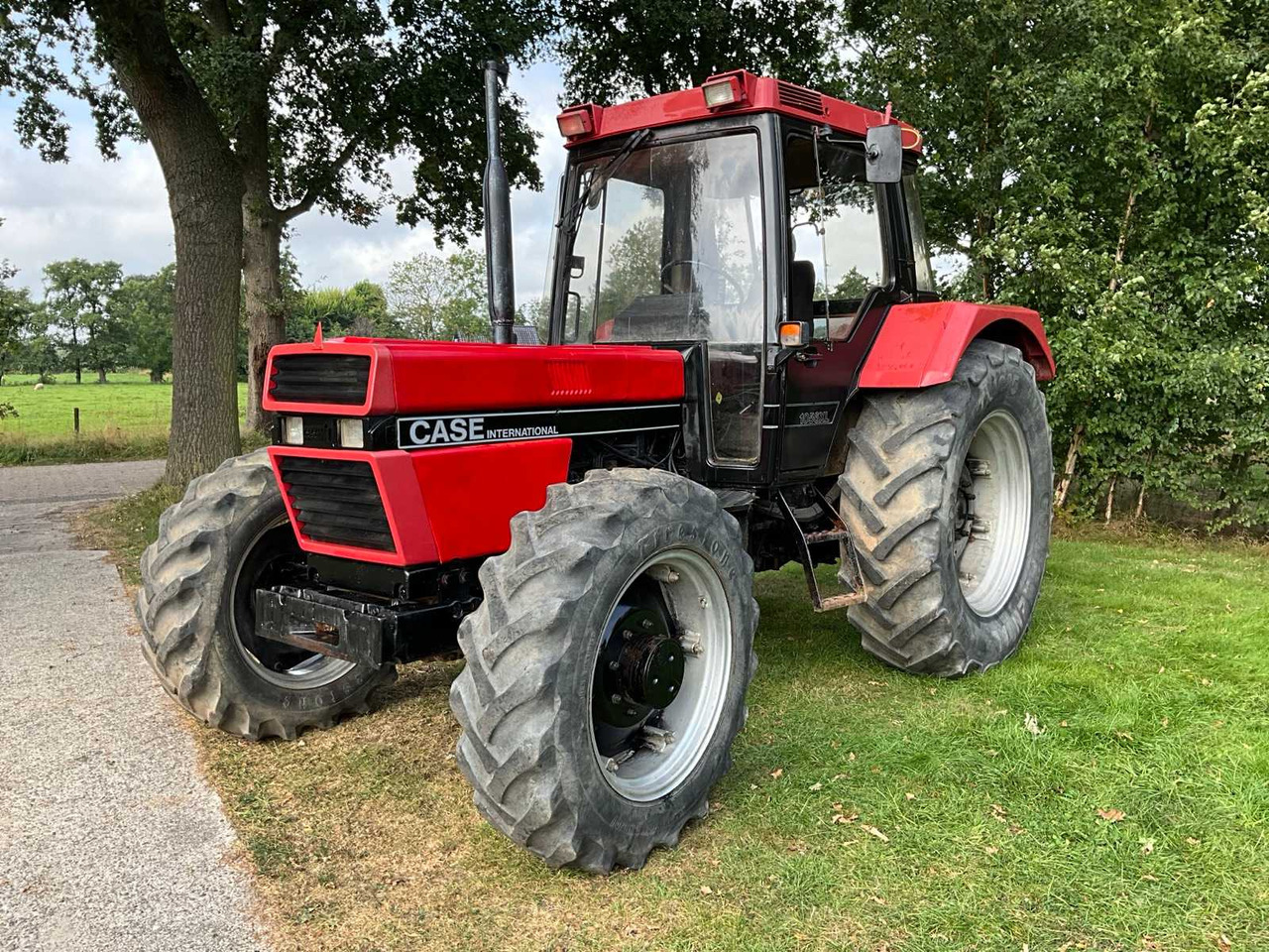 Case IH 1056XL - Traktor: pilt 1 Case IH 1056XL - Traktor: pilt 1