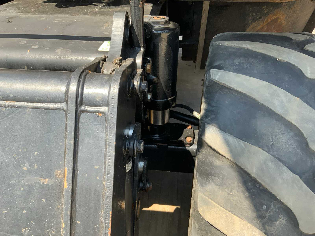 Ratastel ekskavaator Caterpillar M316D: pilt 24