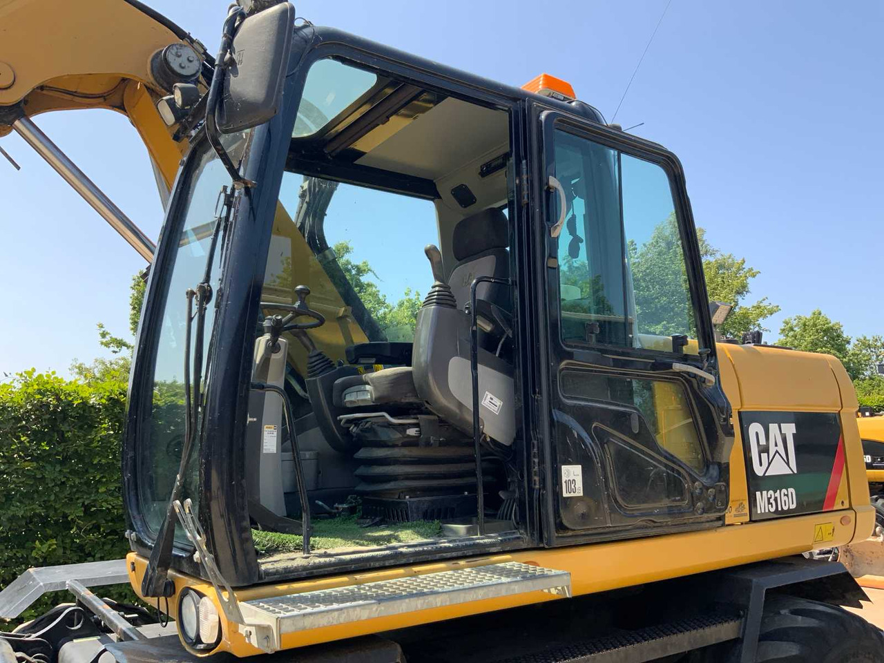 Ratastel ekskavaator Caterpillar M316D: pilt 43