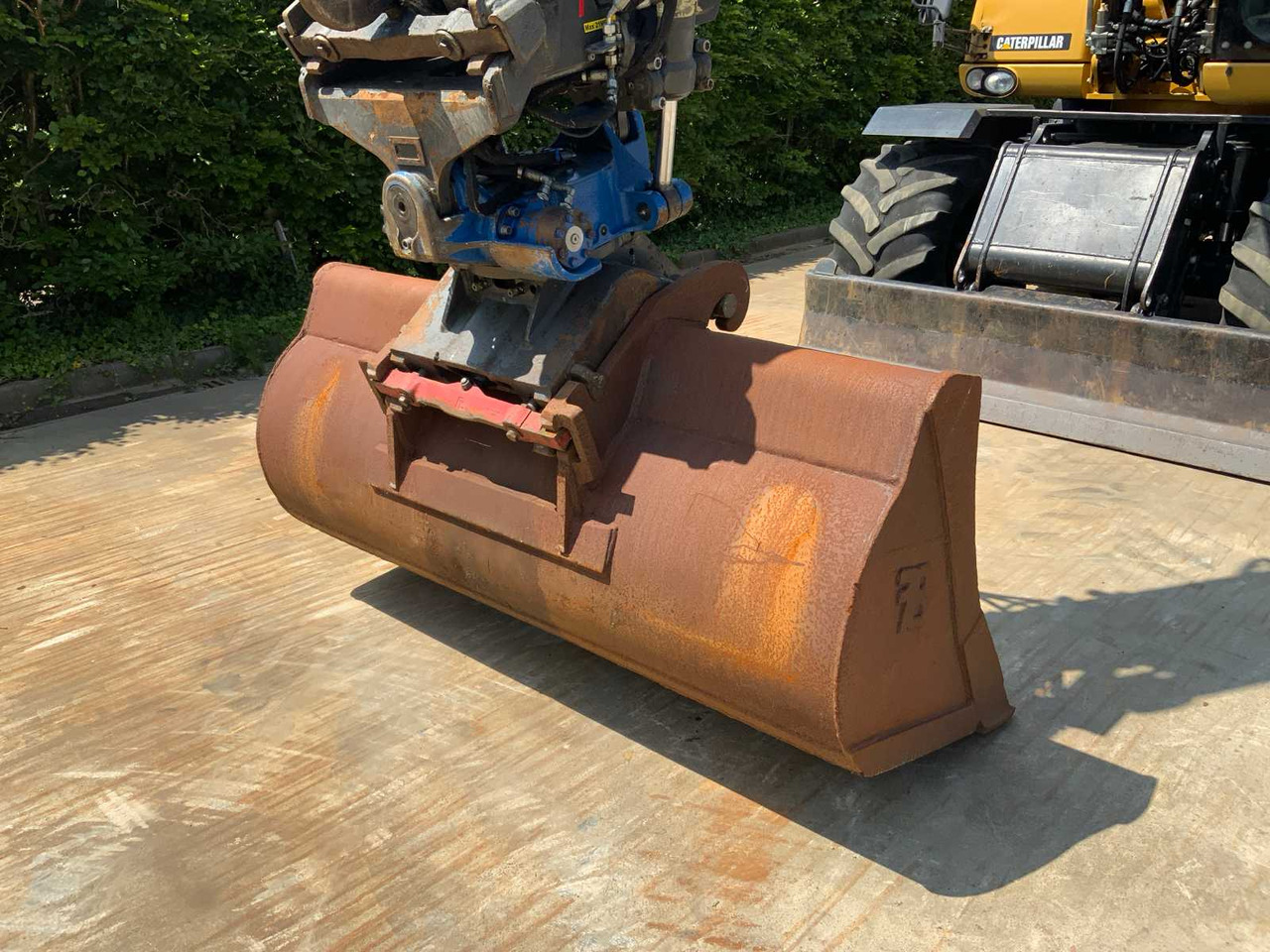 Ratastel ekskavaator Caterpillar M316D: pilt 10