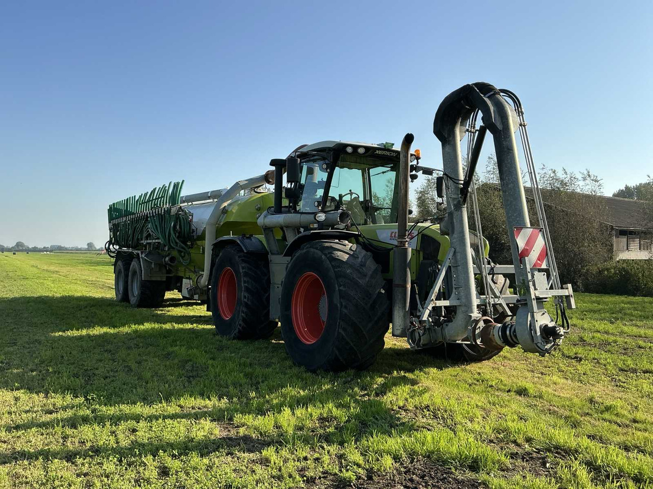 Claas Xerion 3800 Trac VC - PTLX 28 - Sõnnikulaotur: pilt 2 Claas Xerion 3800 Trac VC - PTLX 28 - Sõnnikulaotur: pilt 2