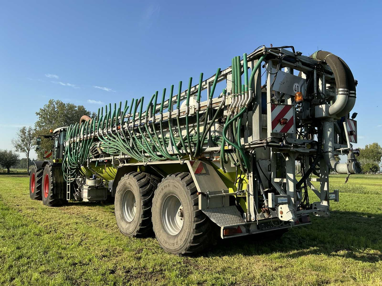Claas Xerion 3800 Trac VC - PTLX 28 - Sõnnikulaotur: pilt 4 Claas Xerion 3800 Trac VC - PTLX 28 - Sõnnikulaotur: pilt 4