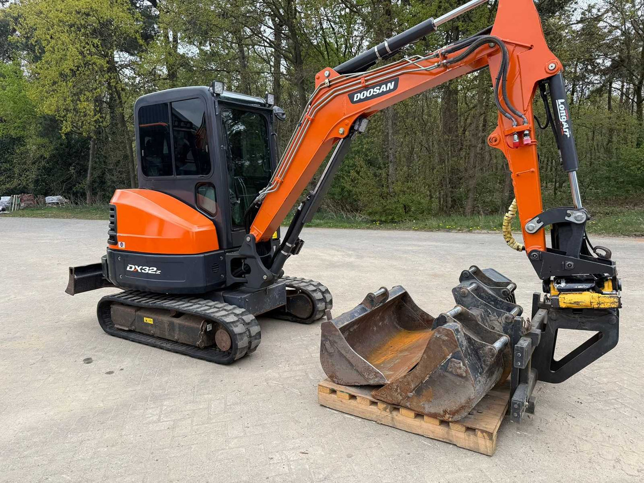Doosan DX32Z - Lintekskavaator: pilt 1 Doosan DX32Z - Lintekskavaator: pilt 1