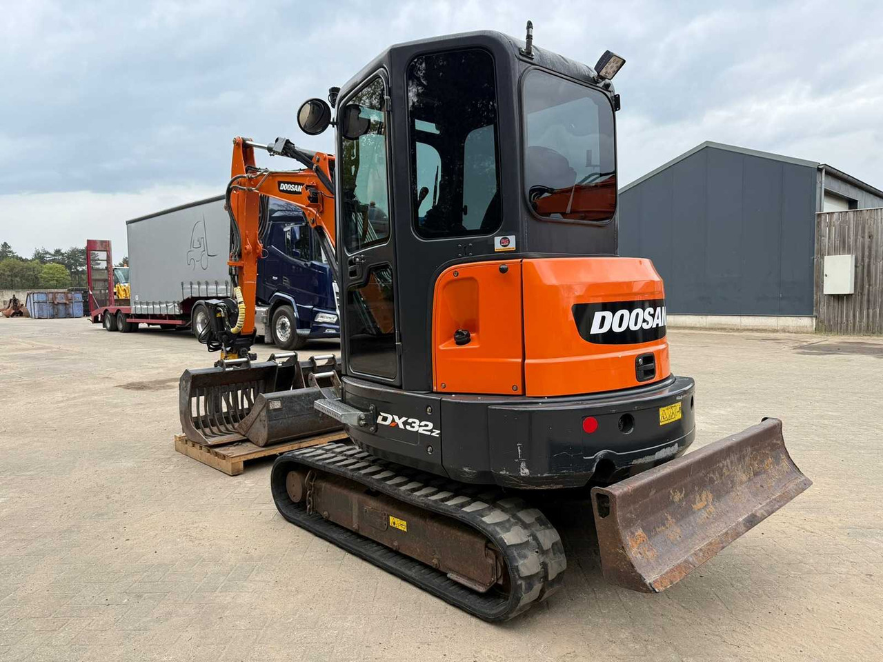 Doosan DX32Z - Lintekskavaator: pilt 5 Doosan DX32Z - Lintekskavaator: pilt 5
