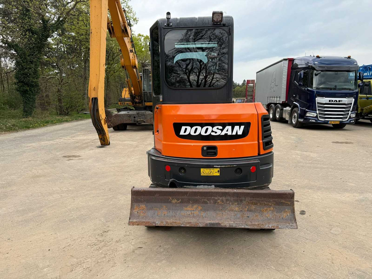 Doosan DX32Z - Lintekskavaator: pilt 4 Doosan DX32Z - Lintekskavaator: pilt 4