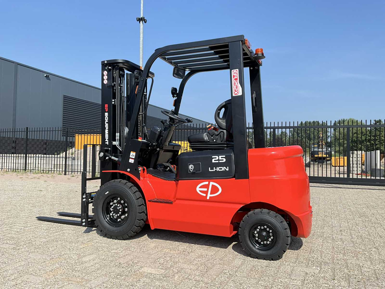 EP - 2025 - EFL 252 XS - FORKLIFT TRUCK - Kahveltõstuk: pilt 3 EP - 2025 - EFL 252 XS - FORKLIFT TRUCK - Kahveltõstuk: pilt 3