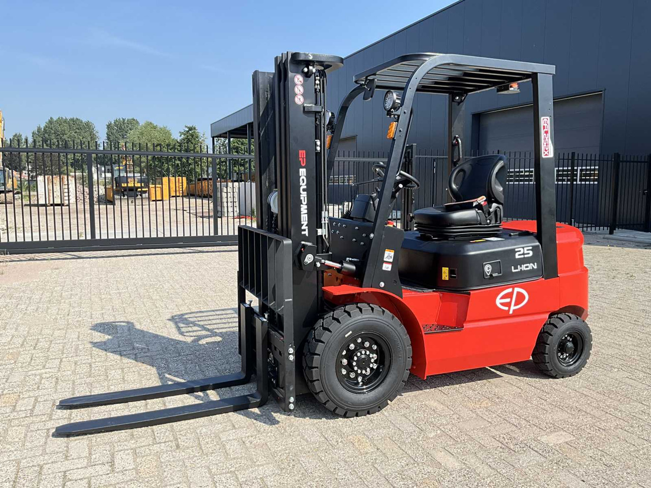 EP - 2025 - EFL 252 XS - FORKLIFT TRUCK - Kahveltõstuk: pilt 2 EP - 2025 - EFL 252 XS - FORKLIFT TRUCK - Kahveltõstuk: pilt 2