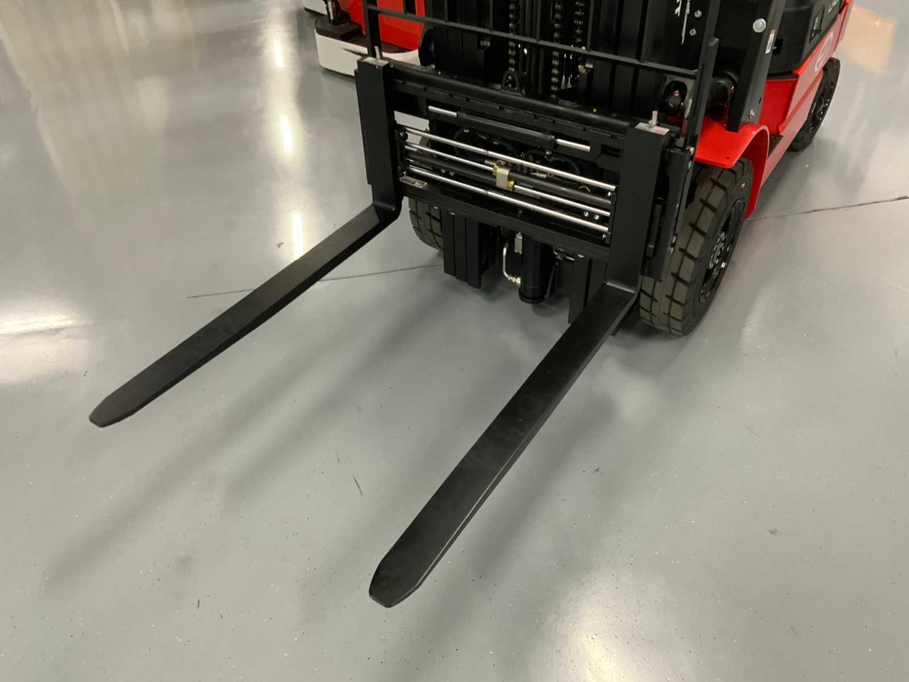 EP - EFL 252 X - FORK POSITIONER, SIDESHIFT, TRIPLEX, FORKLIFT 2025 - Kahveltõstuk: pilt 2 EP - EFL 252 X - FORK POSITIONER, SIDESHIFT, TRIPLEX, FORKLIFT 2025 - Kahveltõstuk: pilt 2