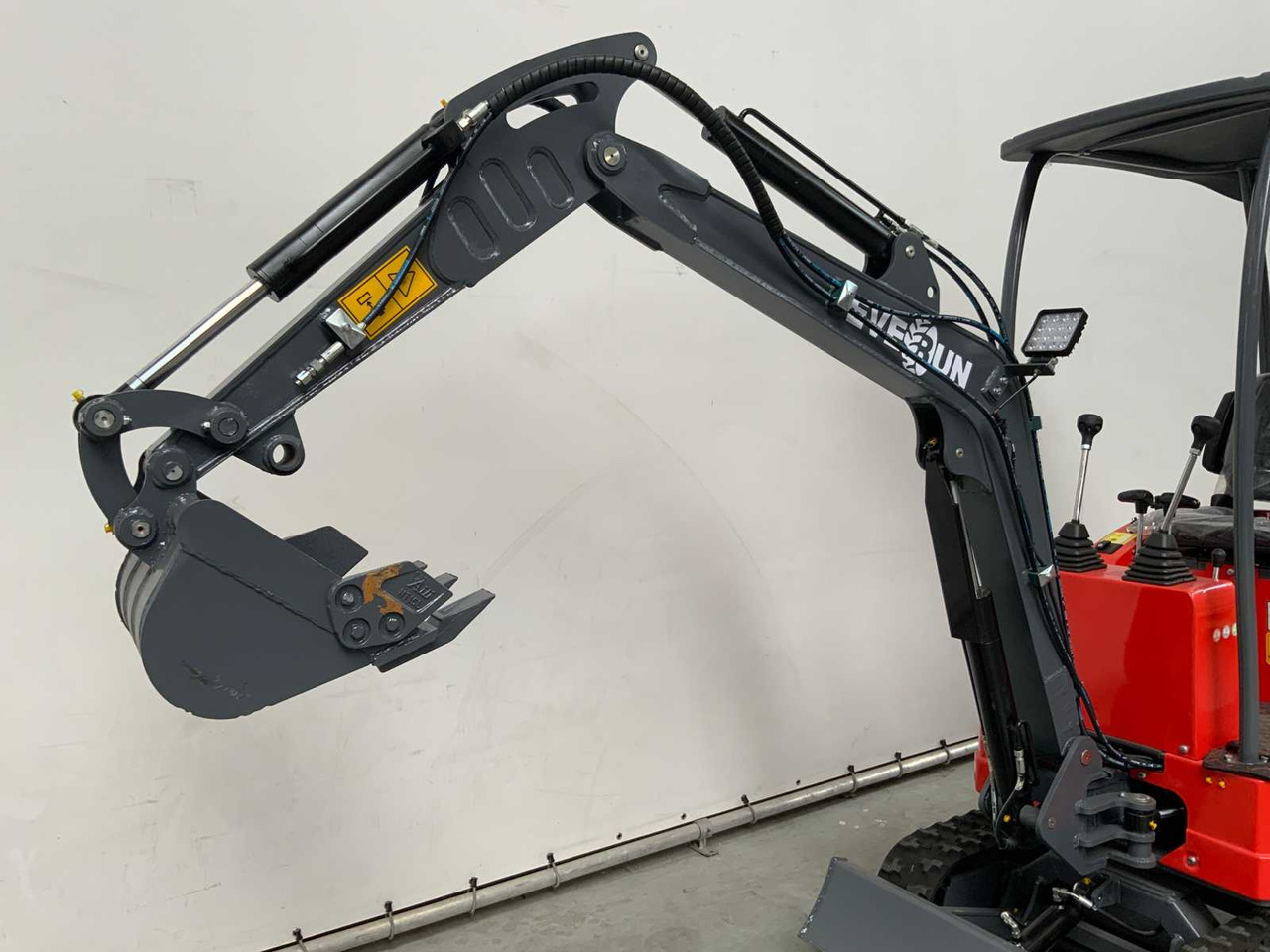 EVERUN - 2025 - ERE10PRO - MINI EXCAVATOR - Miniekskavaator: pilt 3 EVERUN - 2025 - ERE10PRO - MINI EXCAVATOR - Miniekskavaator: pilt 3