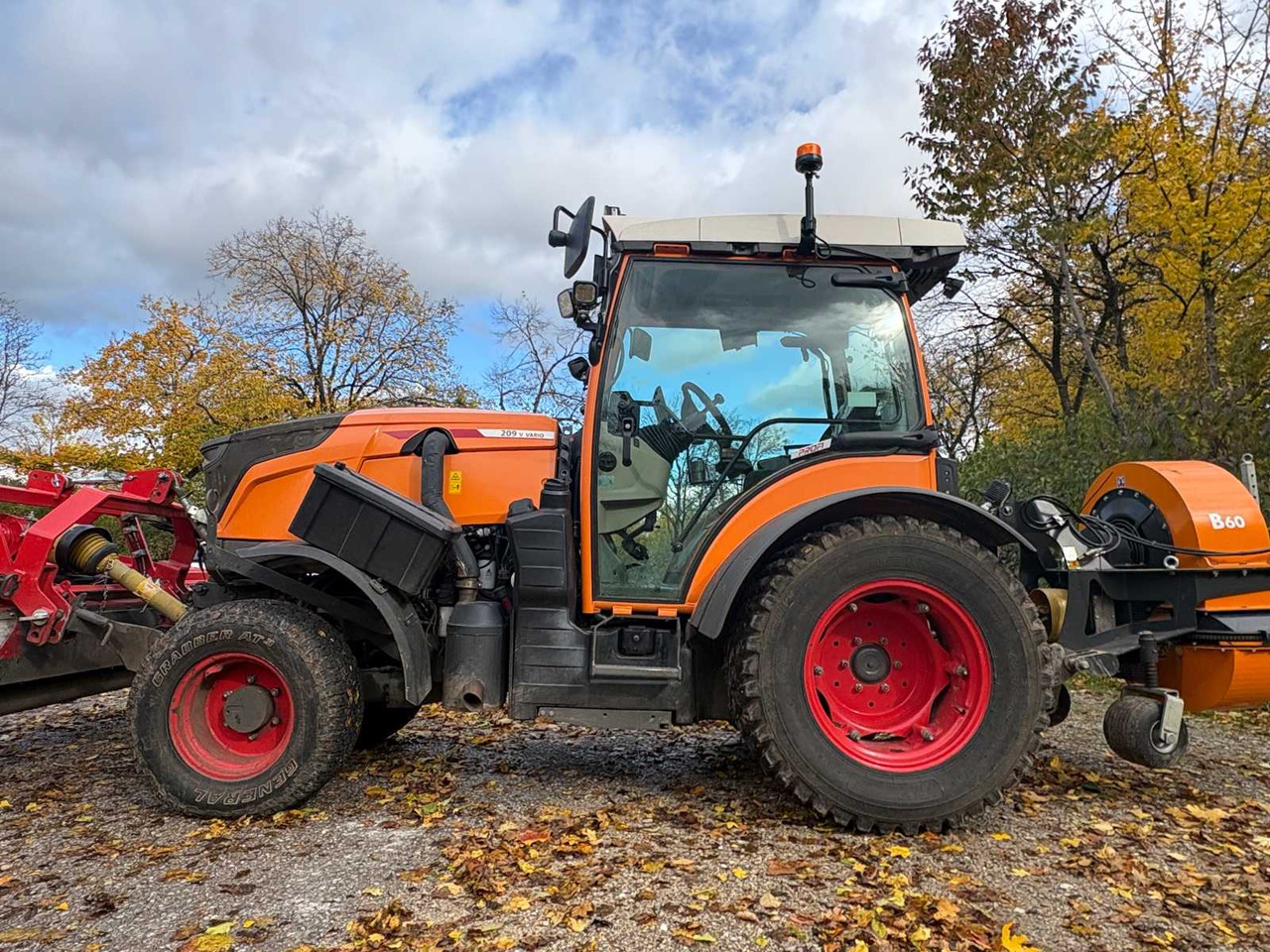 FENDT 209 V VARIO FARM TRACTOR WITH ALL-WHEEL DRIVE - Traktor: pilt 2 FENDT 209 V VARIO FARM TRACTOR WITH ALL-WHEEL DRIVE - Traktor: pilt 2