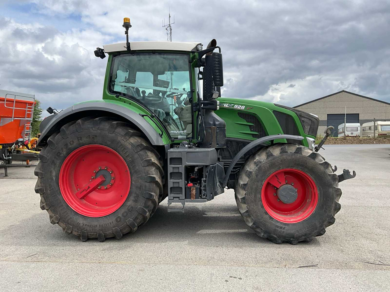 FENDT 828 S4 - Traktor: pilt 2 FENDT 828 S4 - Traktor: pilt 2