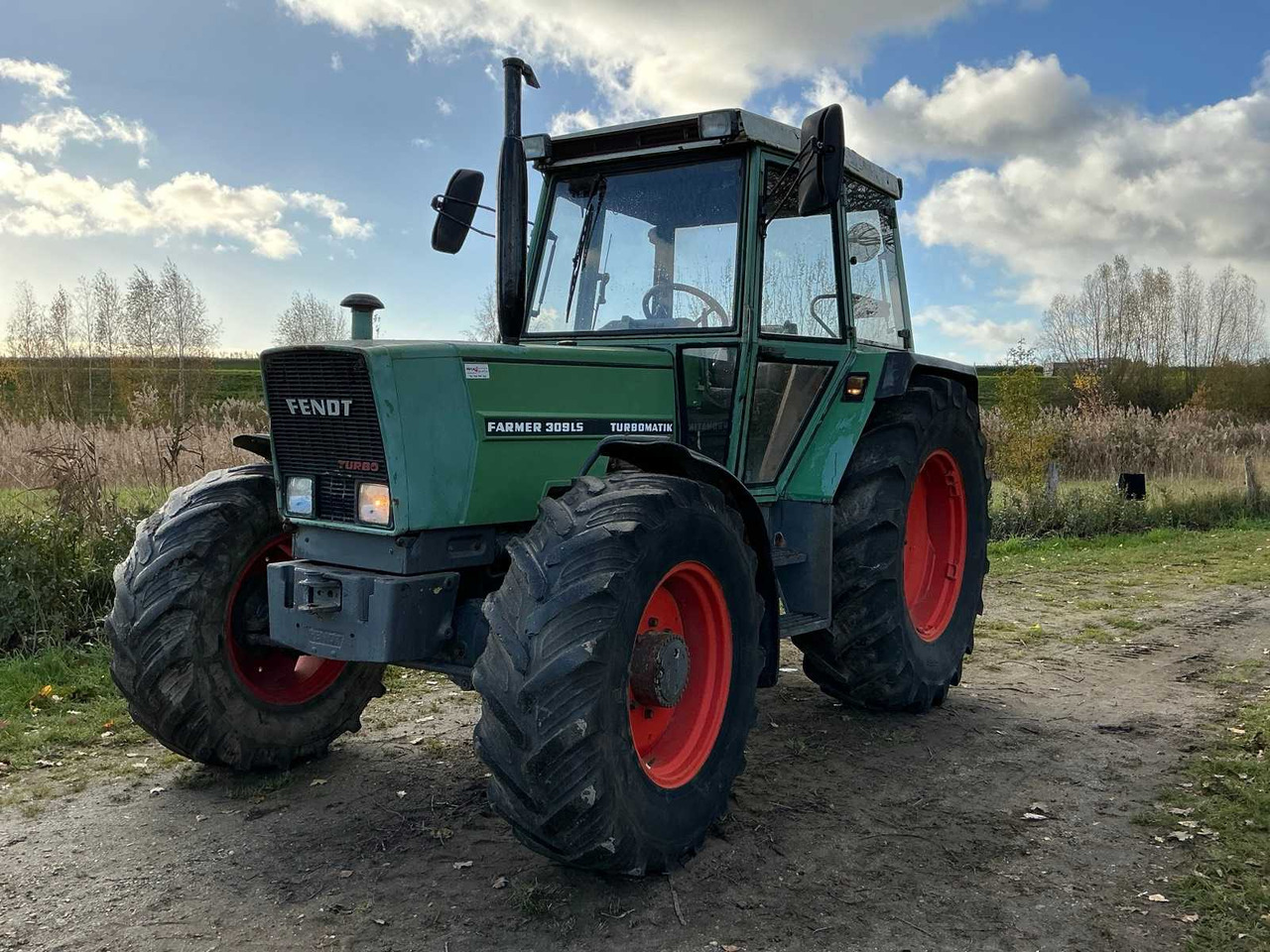 FENDT FARMER 309 LSA TURBOMATIK FOUR-WHEEL DRIVE AGRICULTURAL TRACTOR - Traktor: pilt 1 FENDT FARMER 309 LSA TURBOMATIK FOUR-WHEEL DRIVE AGRICULTURAL TRACTOR - Traktor: pilt 1