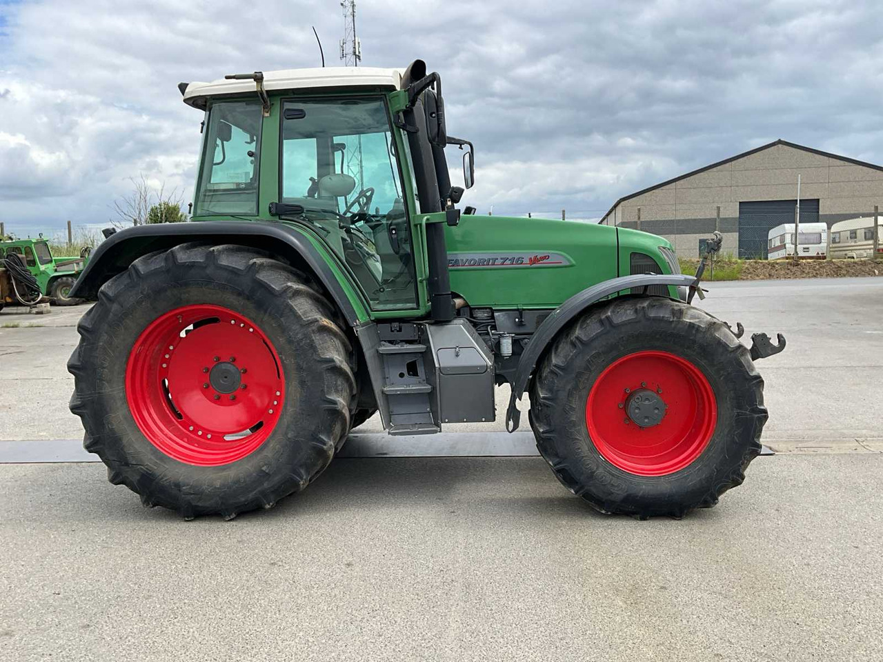 Fendt FENDT 716 Vario - Traktor: pilt 2 Fendt FENDT 716 Vario - Traktor: pilt 2