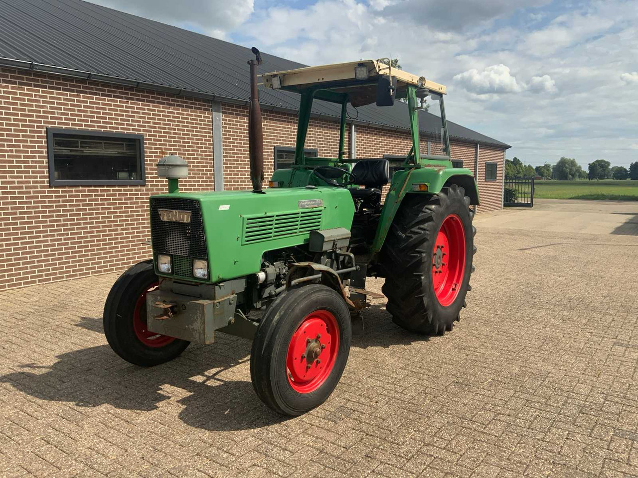 Fendt Farmer 108S - Traktor: pilt 1 Fendt Farmer 108S - Traktor: pilt 1