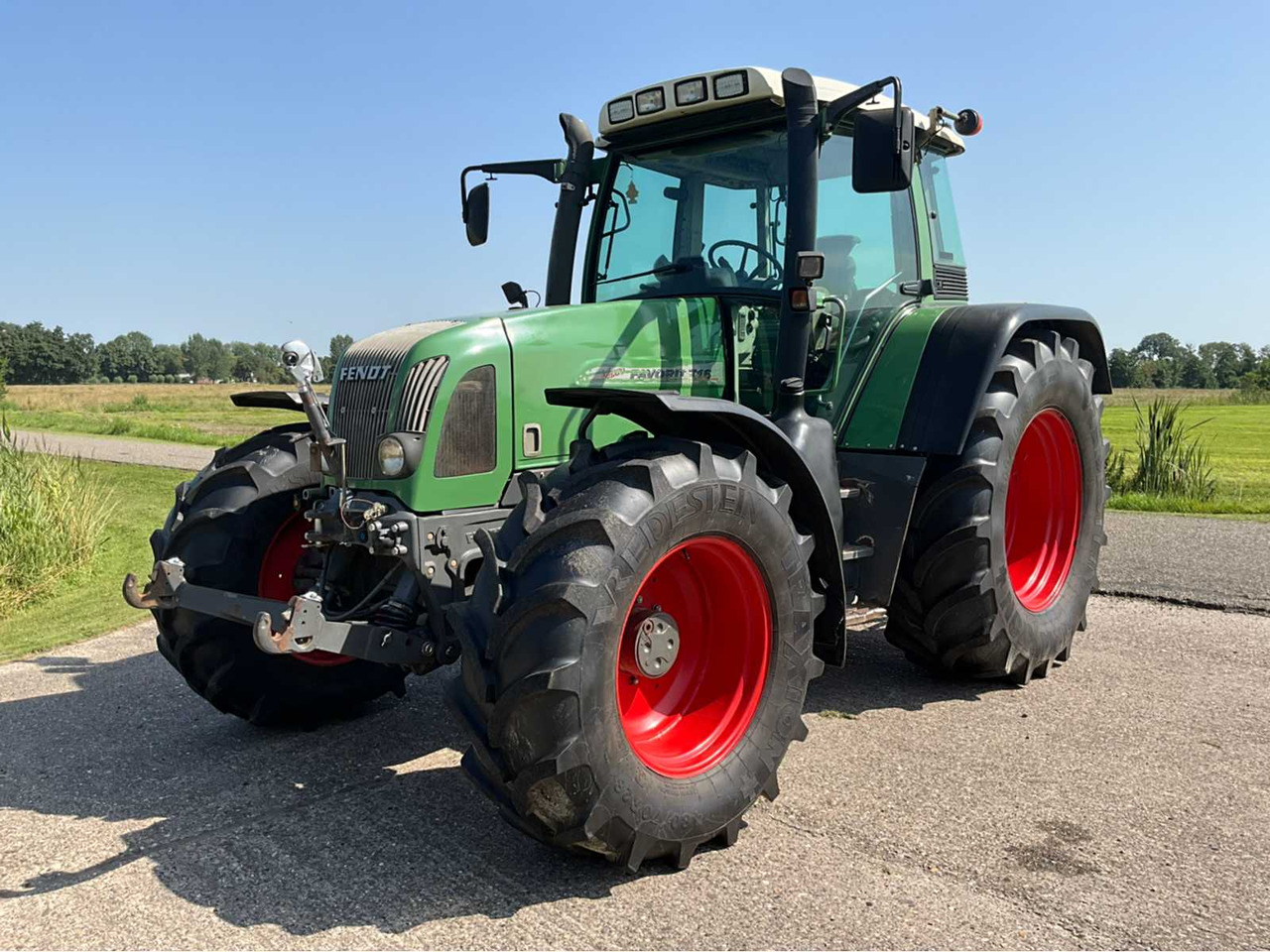 Fendt Favorit 716 Vario - Traktor: pilt 2 Fendt Favorit 716 Vario - Traktor: pilt 2