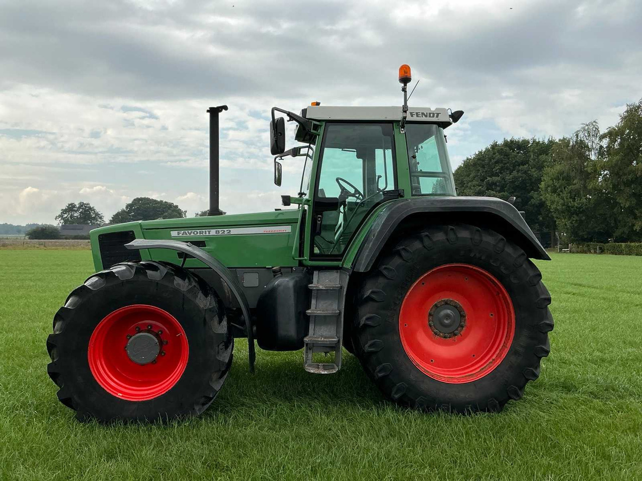 Fendt Favorit 822 Turboshift - Traktor: pilt 5 Fendt Favorit 822 Turboshift - Traktor: pilt 5