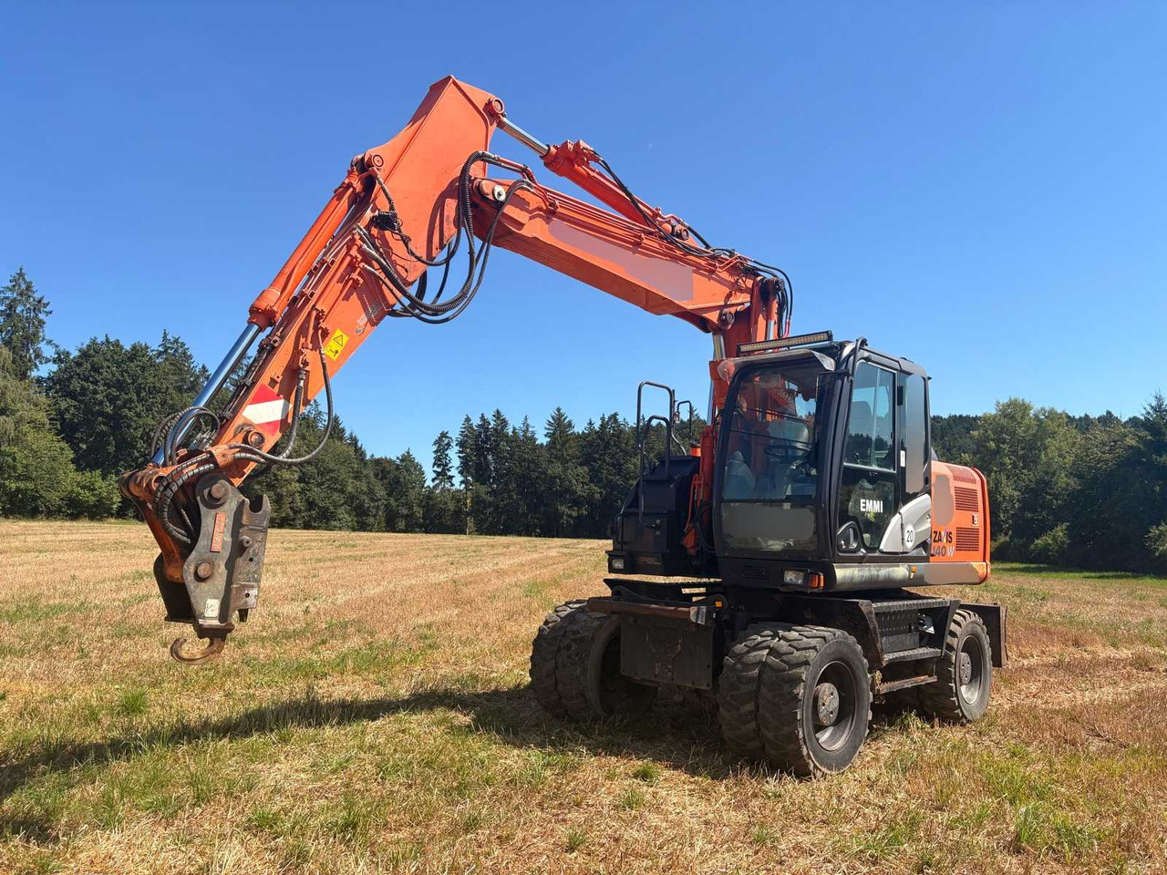 Hitachi ZAXIS 140W-5B - Ratastel ekskavaator: pilt 1 Hitachi ZAXIS 140W-5B - Ratastel ekskavaator: pilt 1
