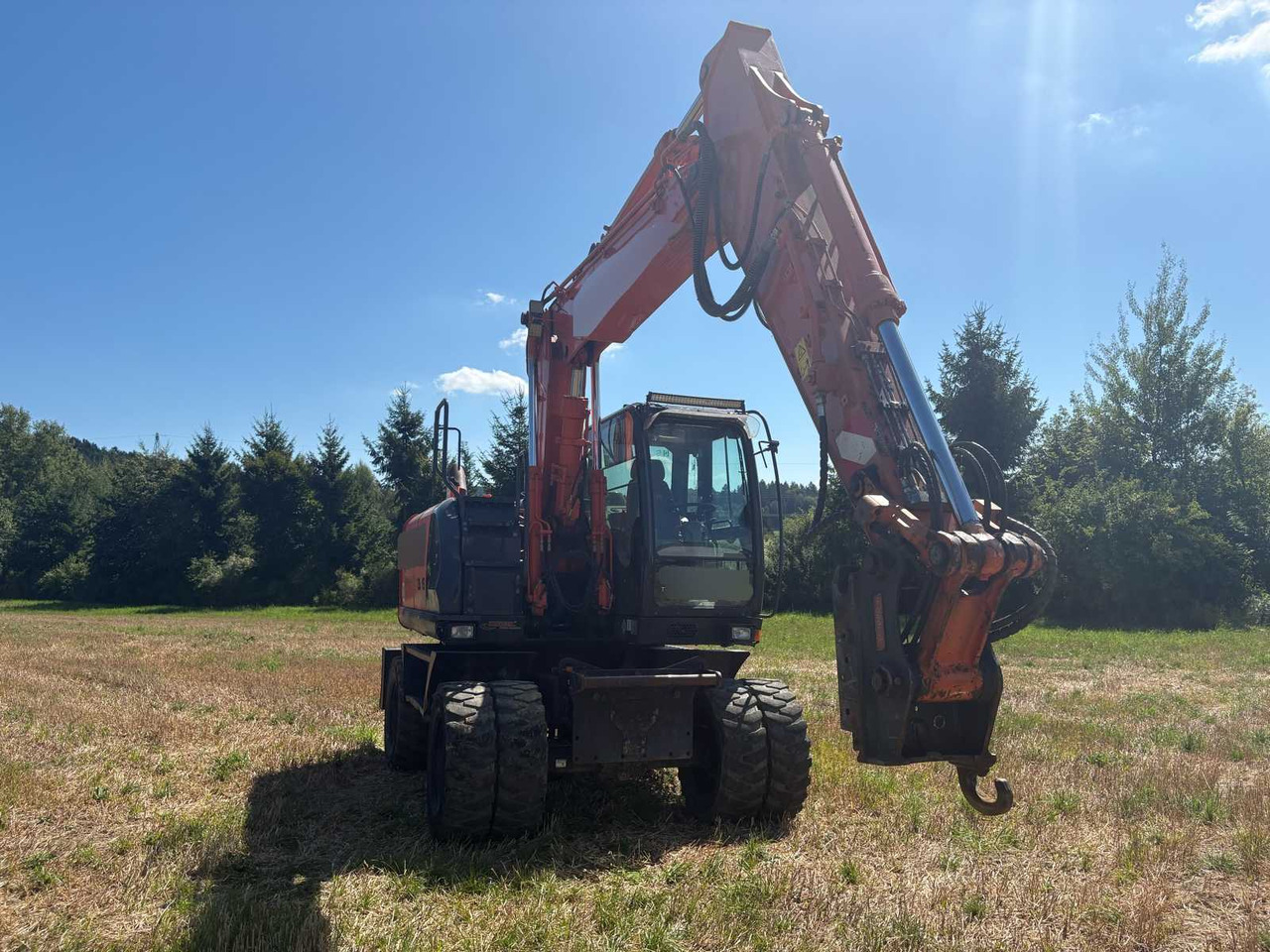 Hitachi ZAXIS 140W-5B - Ratastel ekskavaator: pilt 4 Hitachi ZAXIS 140W-5B - Ratastel ekskavaator: pilt 4