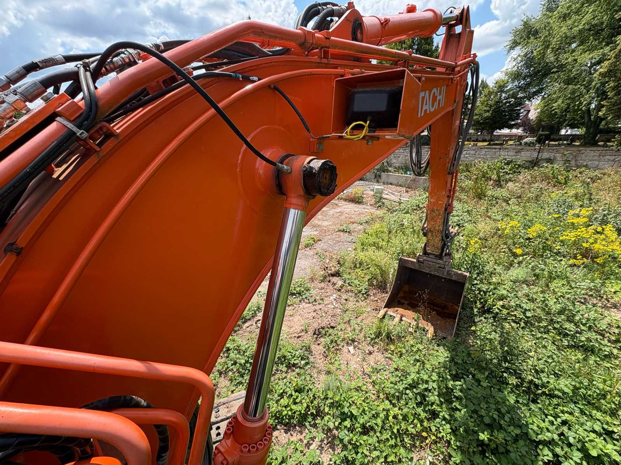 Hitachi ZX135 US-6 - Lintekskavaator: pilt 4 Hitachi ZX135 US-6 - Lintekskavaator: pilt 4