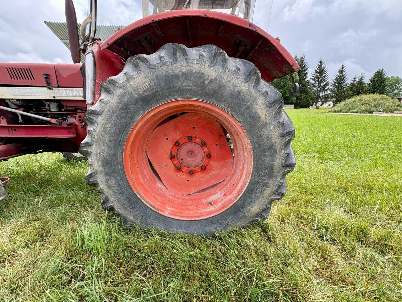 IHC 553 S Turbo - Traktor: pilt 4 IHC 553 S Turbo - Traktor: pilt 4