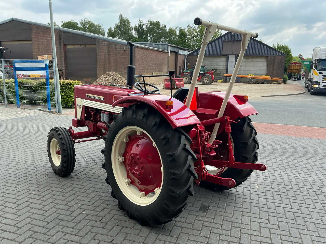 International 423 - Traktor: pilt 5 International 423 - Traktor: pilt 5