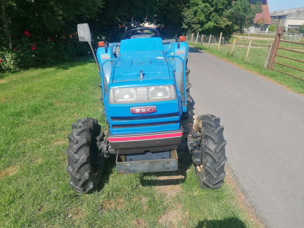 Iseki TA227 - Väiketraktor: pilt 2 Iseki TA227 - Väiketraktor: pilt 2